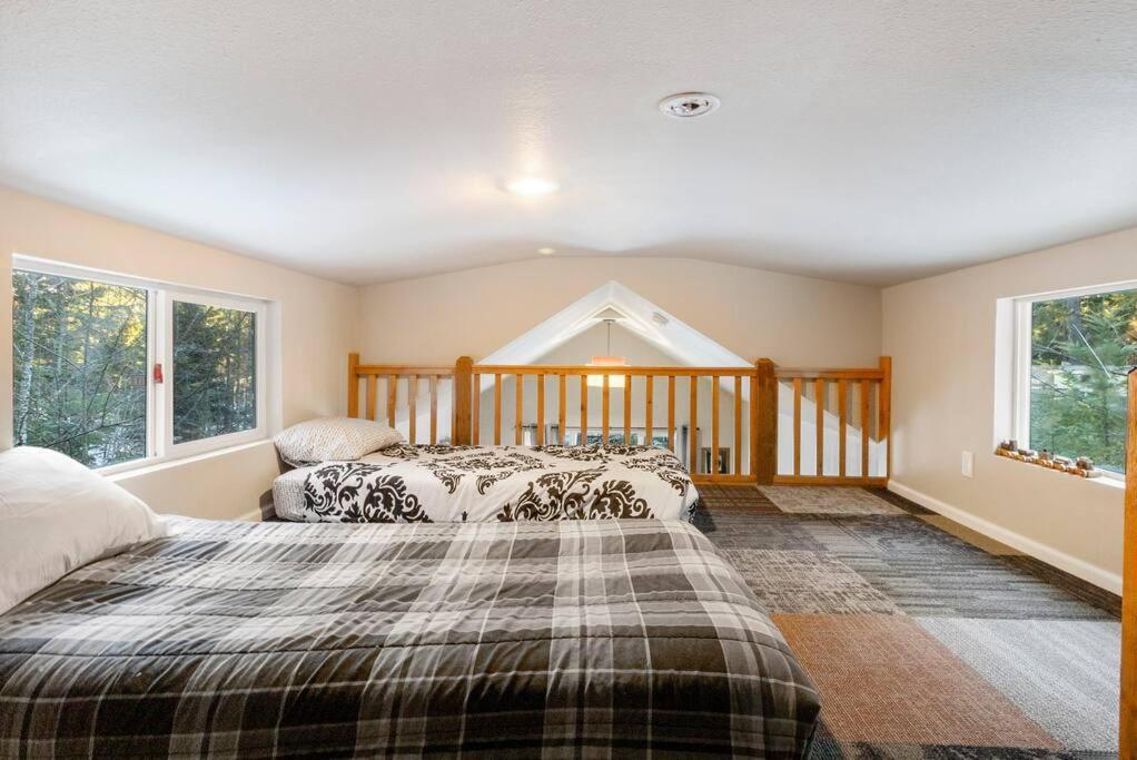 Cozy Tiny Home Steps Away From Mt. Rainier Ashford Extérieur photo