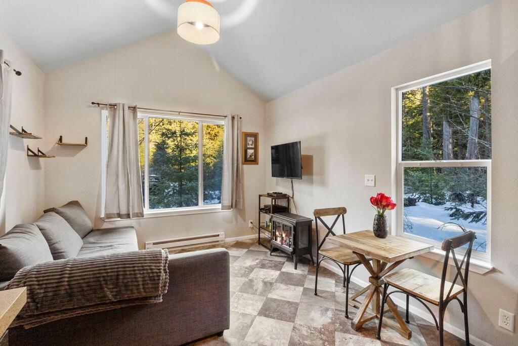 Cozy Tiny Home Steps Away From Mt. Rainier Ashford Extérieur photo