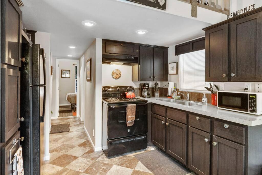 Cozy Tiny Home Steps Away From Mt. Rainier Ashford Extérieur photo
