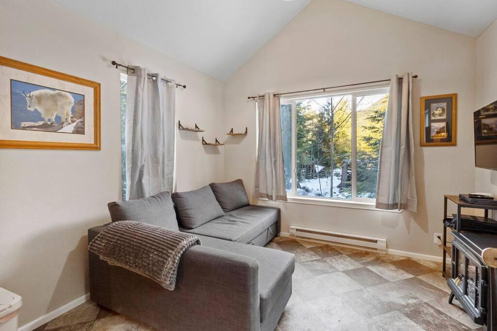Cozy Tiny Home Steps Away From Mt. Rainier Ashford Extérieur photo